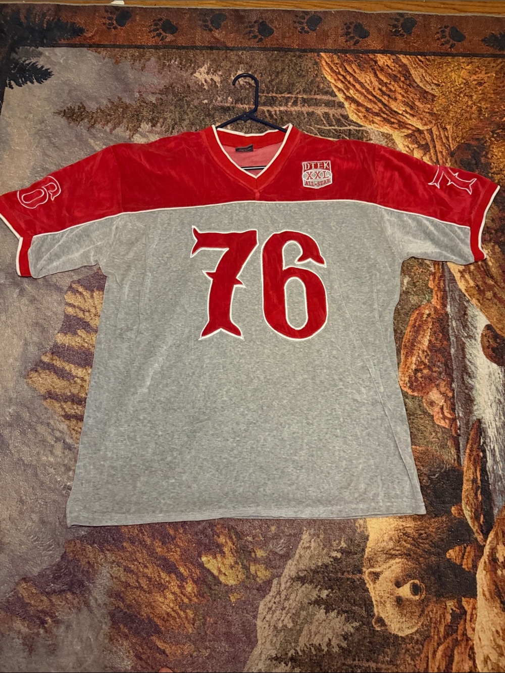 VTG Dtek Jeans Men's Grey and Red '76' Athletic Jersey velvet texture